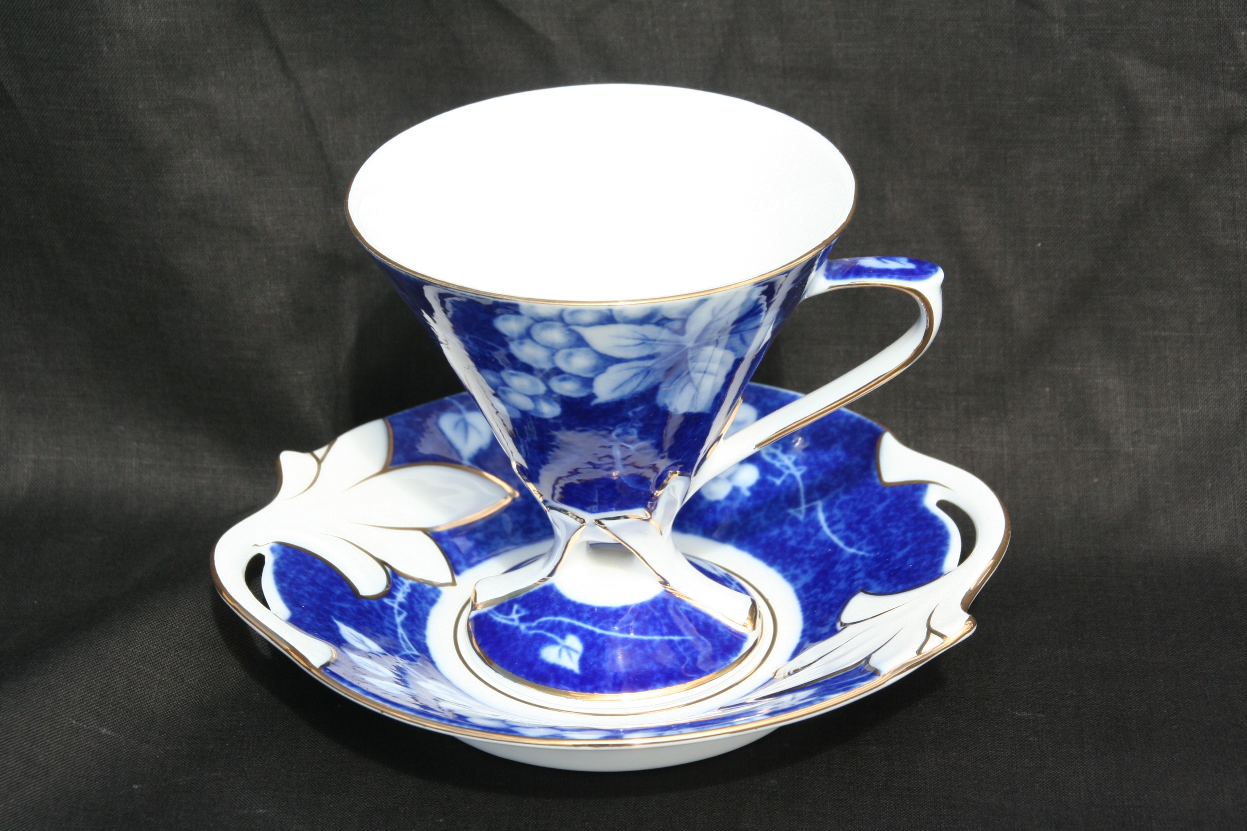 Grape Blue 1 Cup & Saucer Set